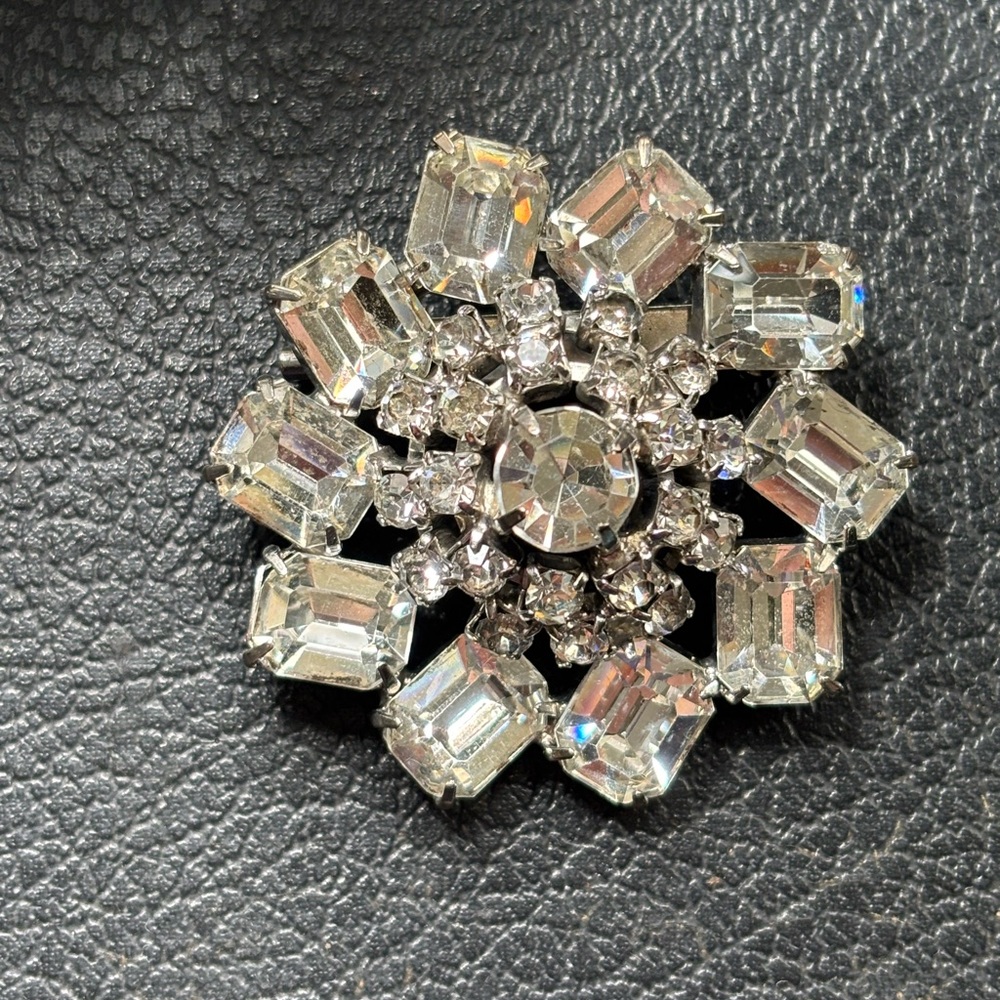 Silver tone rhinestone brooch